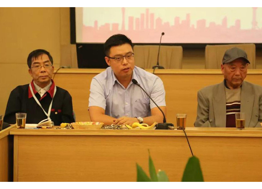 退休员工代表座谈会5